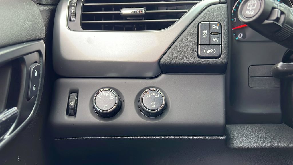 Used 2020 Chevrolet Suburban LT image 15