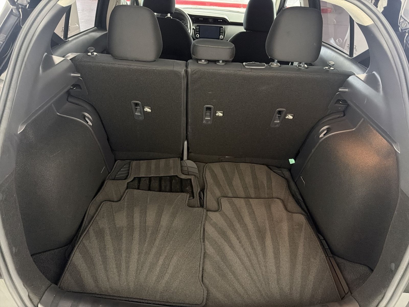 Used 2024 Nissan Kicks SV FWD image 24