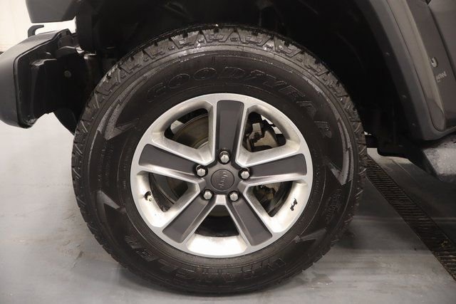 Used 2019 Jeep Wrangler Unlimited Sahara w/ Uconnect 4C Nav & Sound Group image 23