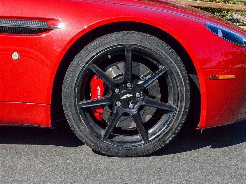 Used 2008 Aston Martin V8 Vantage Roadster RWD image 11