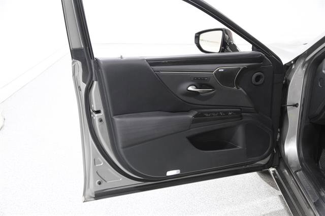 Used 2019 Lexus ES 350 w/ Accessory Package image 4