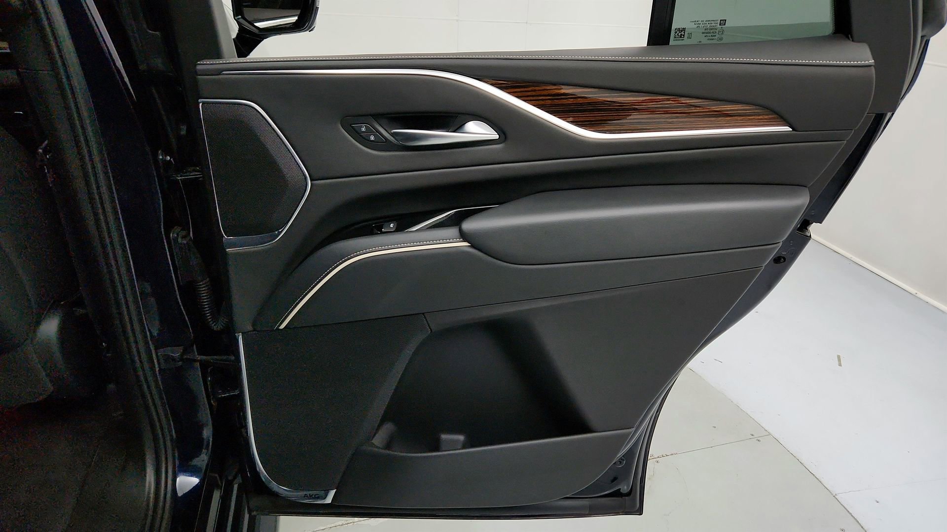 Certified 2023 Cadillac Escalade Premium Luxury AWD/4WD image 28