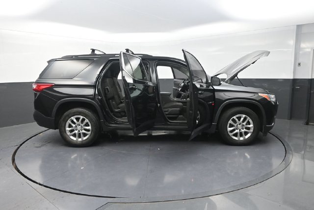 Used 2021 Chevrolet Traverse LT FWD image 39