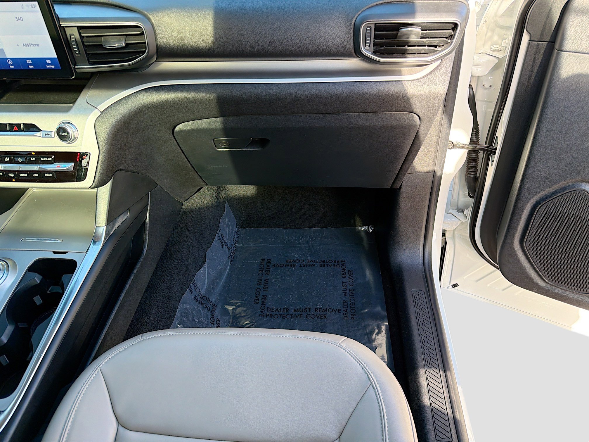 Used 2022 Ford Explorer XLT w/ Equipment Group 202A image 18