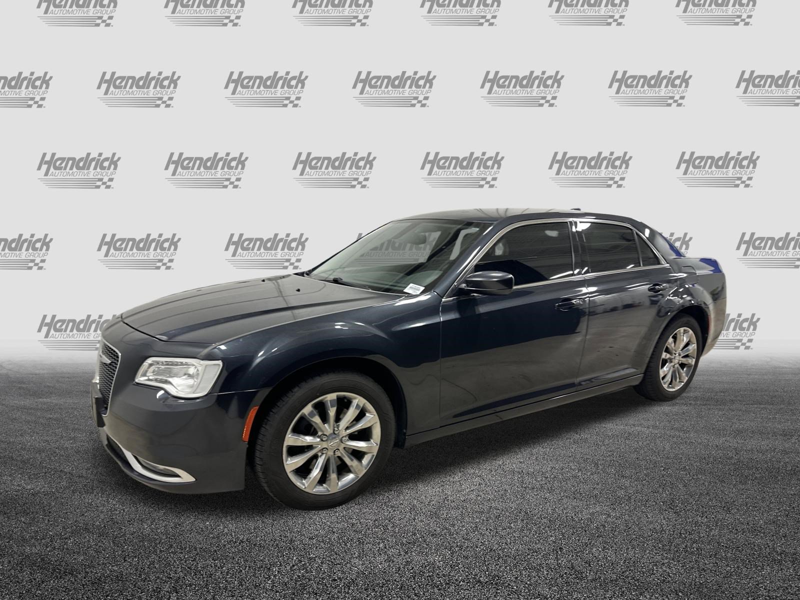 Used 2015 Chrysler 300 Limited w/ Driver Convenience Group image 5