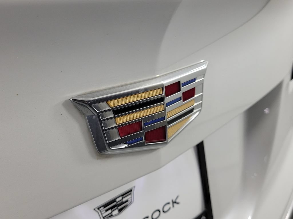 Used 2023 Cadillac XT4 Premium Luxury FWD image 7