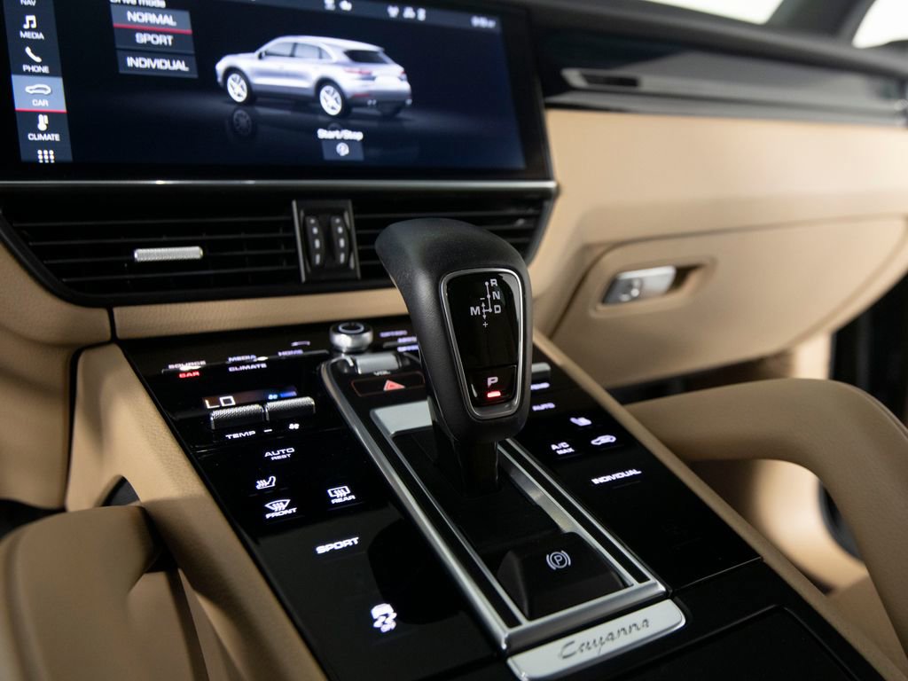 Certified 2020 Porsche Cayenne AWD/4WD image 28