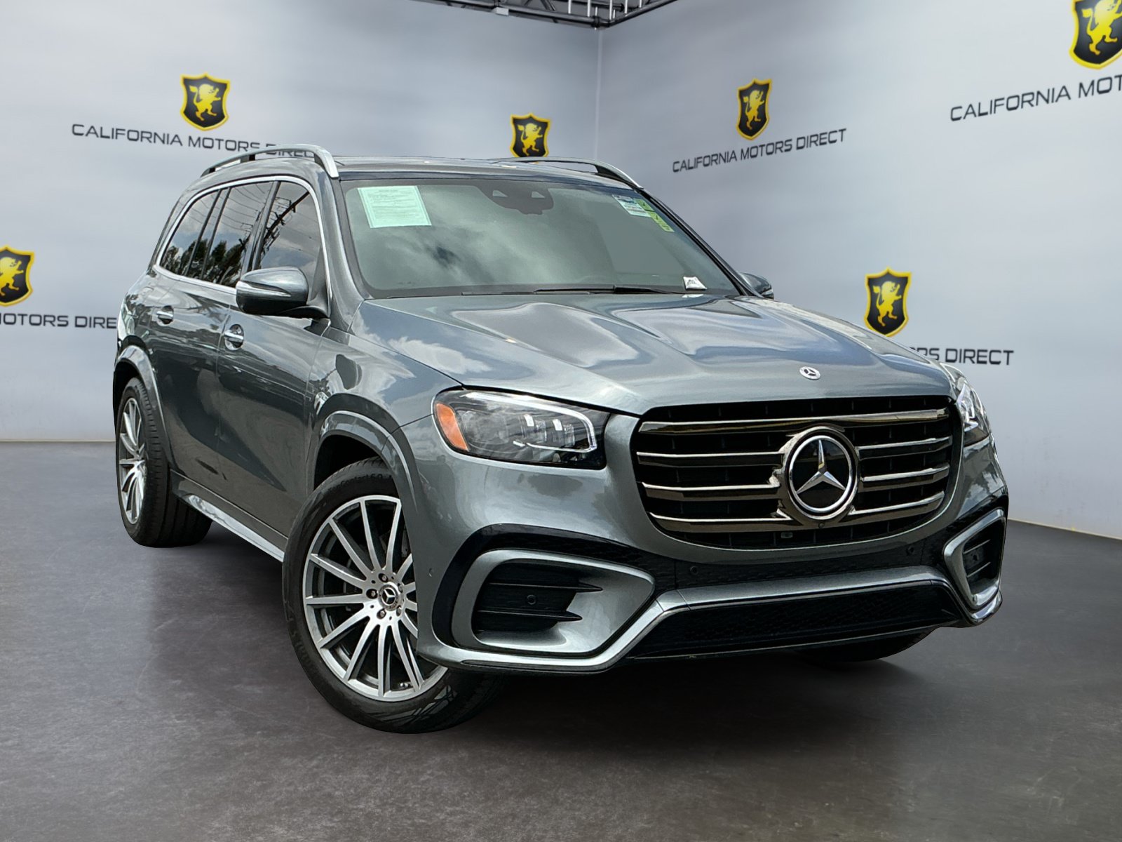 Used 2025 Mercedes-Benz GLS 450 4MATIC image 3