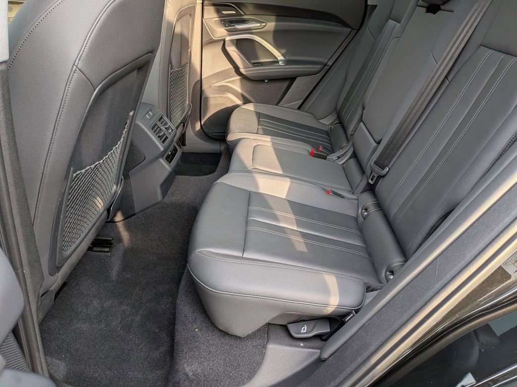 Used 2025 Audi Q5 Premium Plus w/ Premium Plus image 31