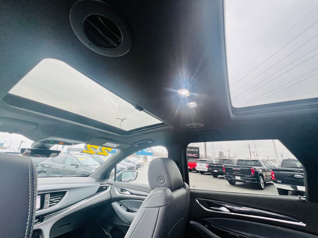 Used 2022 Buick Enclave Premium w/ Experience Buick Package image 36