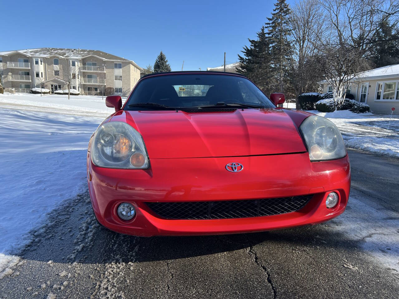 Used 2003 Toyota MR2 Base 2dr Convertible image 2