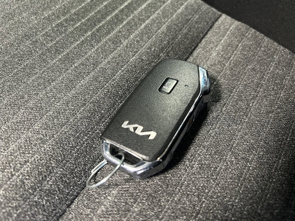 Used 2024 Kia Soul EX image 33
