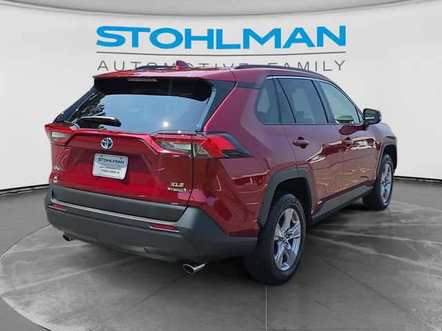 Used 2024 Toyota RAV4 XLE AWD/4WD image 5