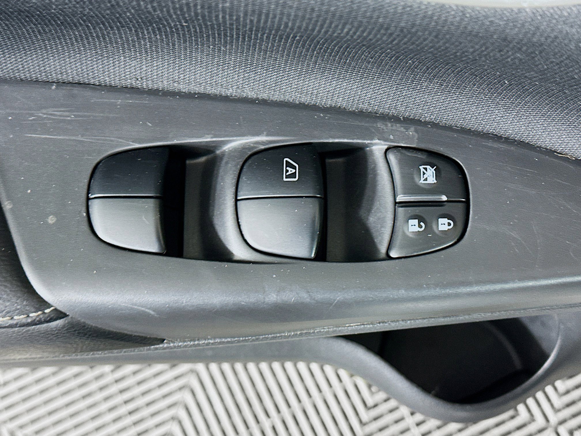 Used 2018 Nissan Sentra SV image 15