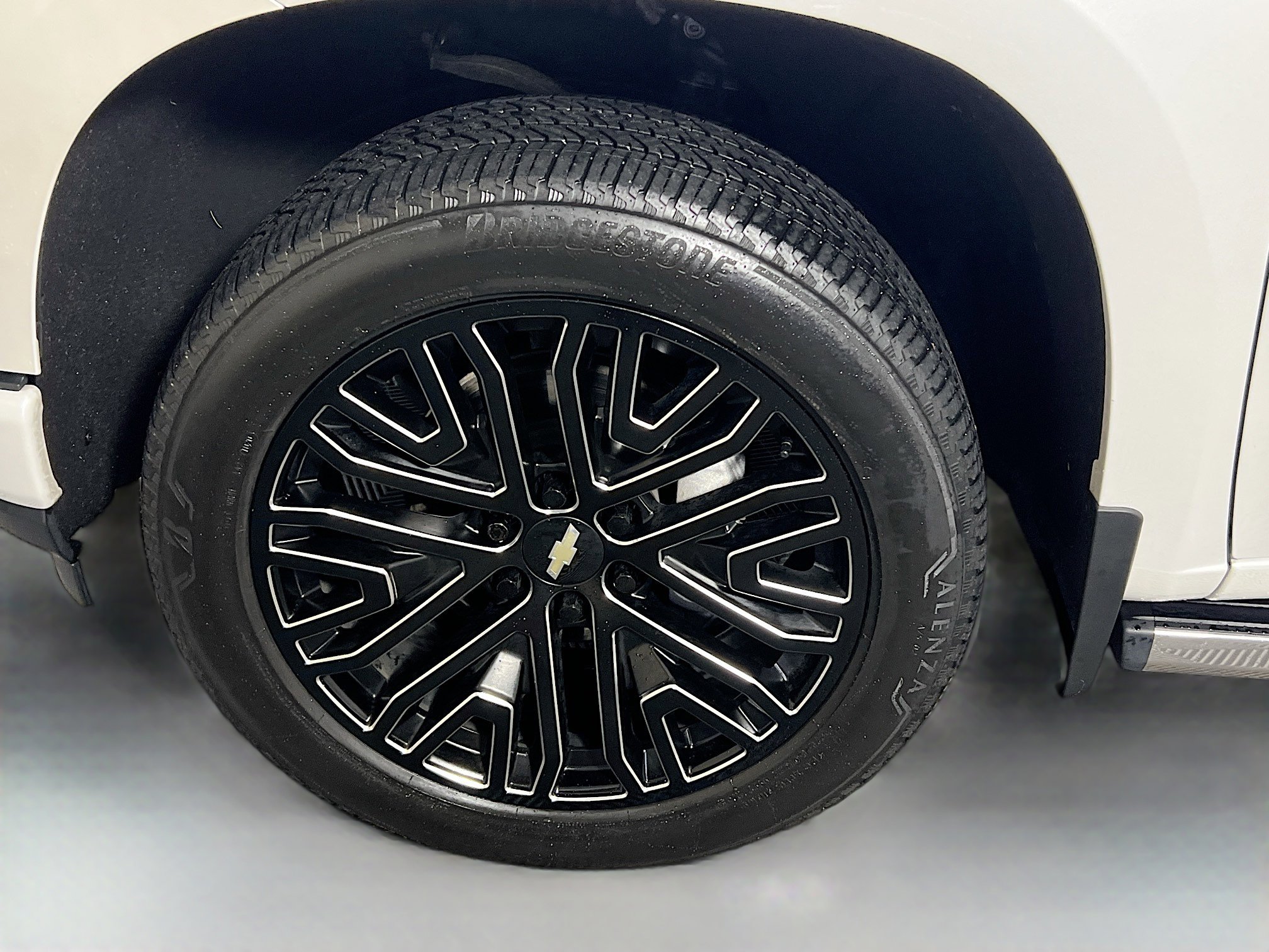 Used 2020 Chevrolet Silverado 1500 High Country w/ Technology Package image 13