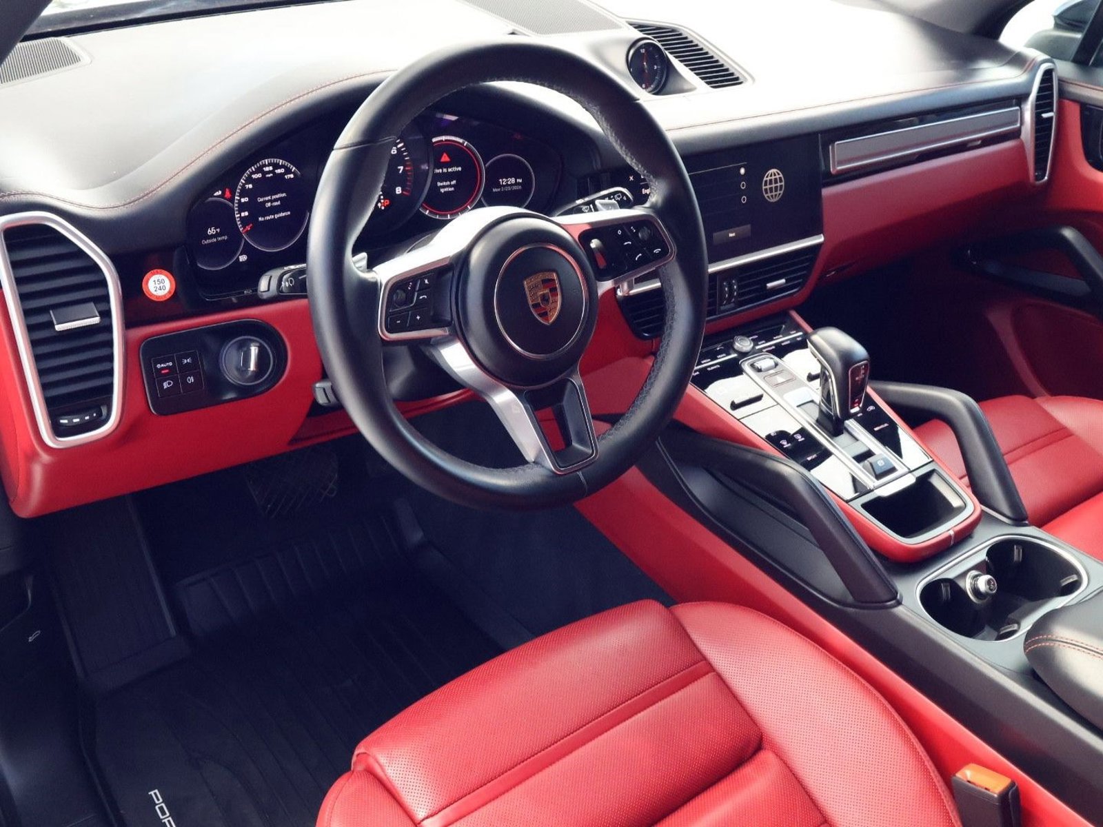 Certified 2023 Porsche Cayenne Platinum Edition w/ Premium Package Plus image 4