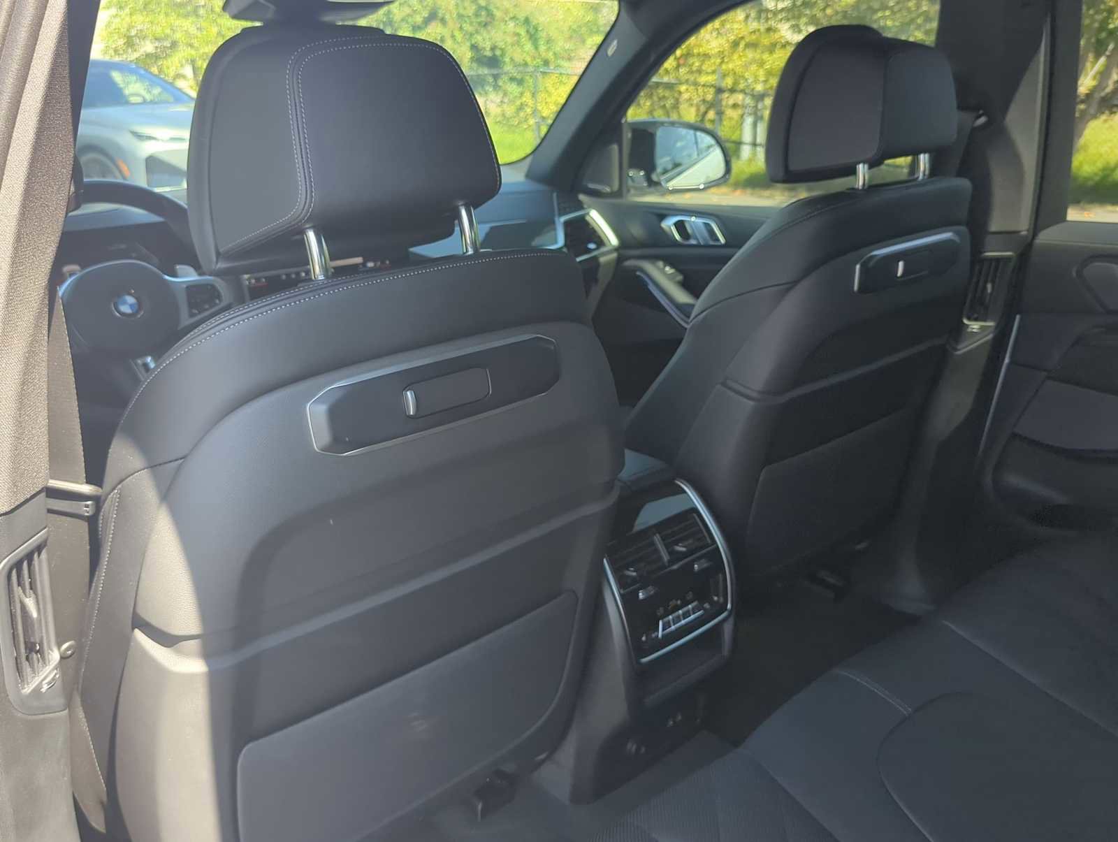 Used 2025 BMW X5 M60i w/ Climate Comfort Package image 18