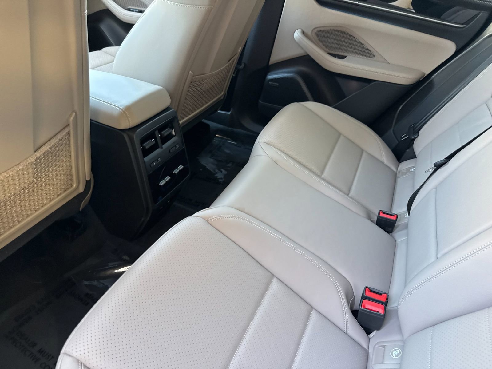 Certified 2026 Porsche Macan 4 Electric AWD/4WD image 14