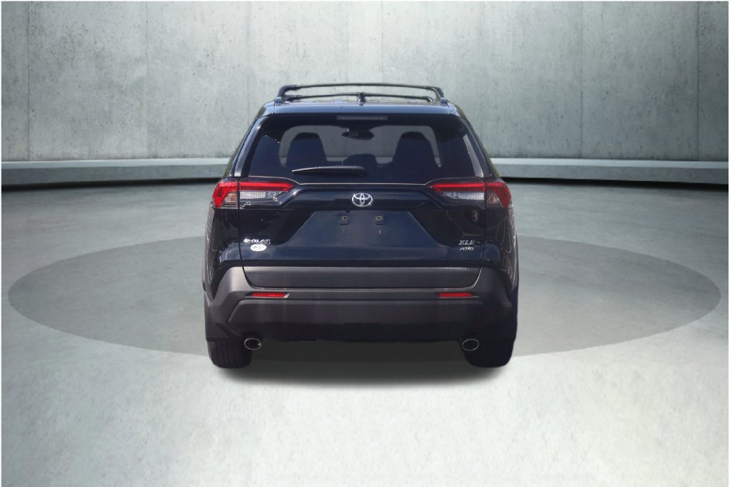 Used 2025 Toyota RAV4 XLE AWD/4WD image 26