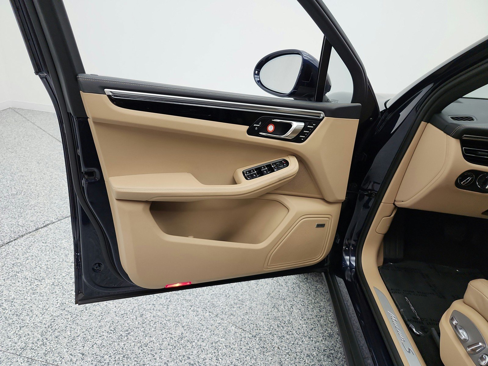 Used 2021 Porsche Macan S AWD/4WD image 15