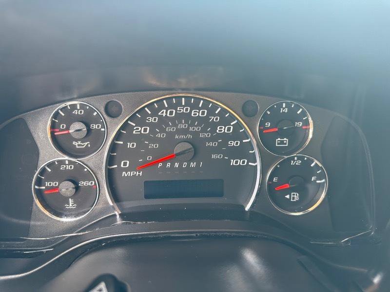 Used 2020 Chevrolet Express 2500 Extended w/ Driver Convenience Package RWD image 15