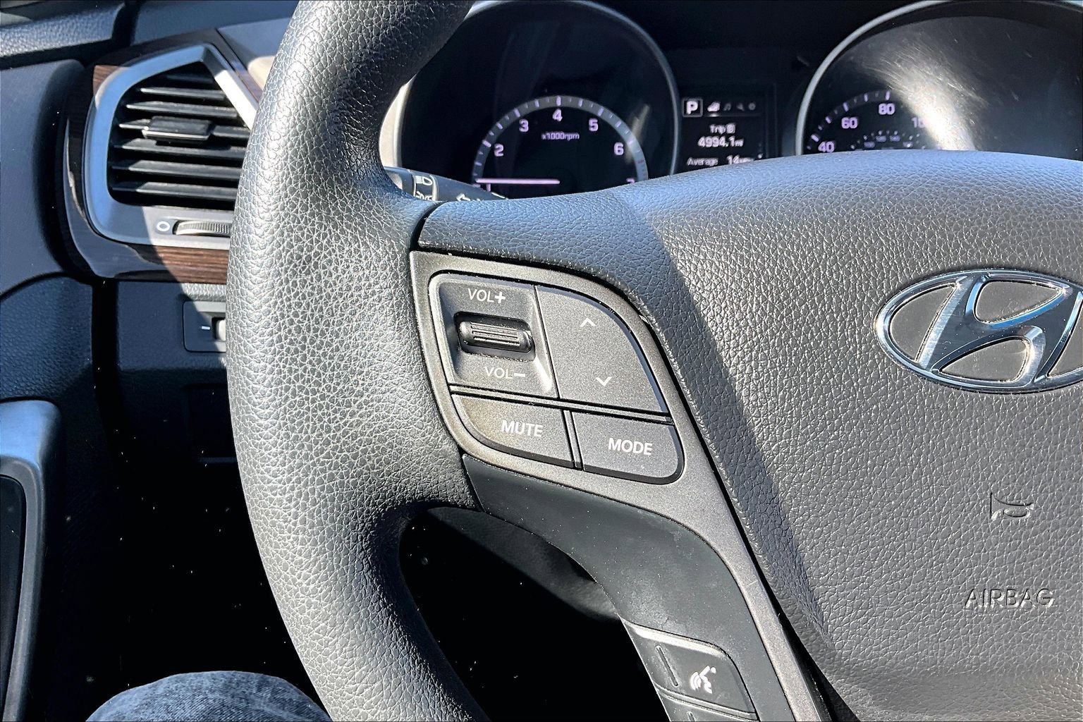 Used 2018 Hyundai Santa Fe Sport image 11