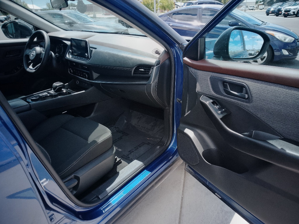 Used 2023 Nissan Rogue S AWD/4WD image 14