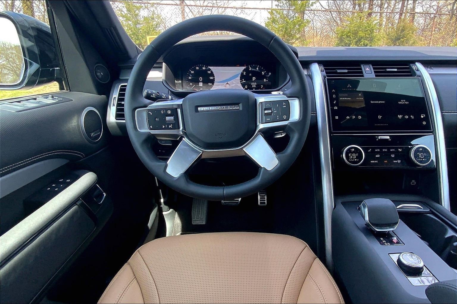 Used 2025 Land Rover Discovery Dynamic SE AWD/4WD image 5