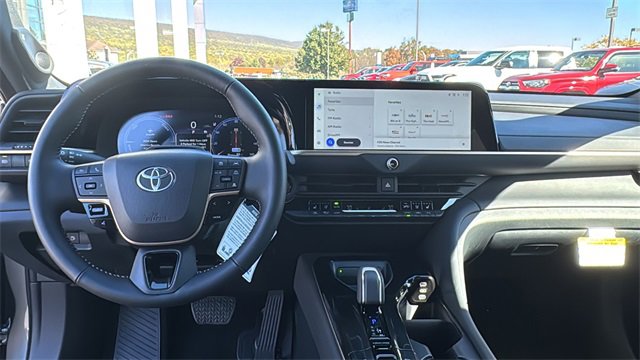 New 2026 Toyota Crown Platinum image 9