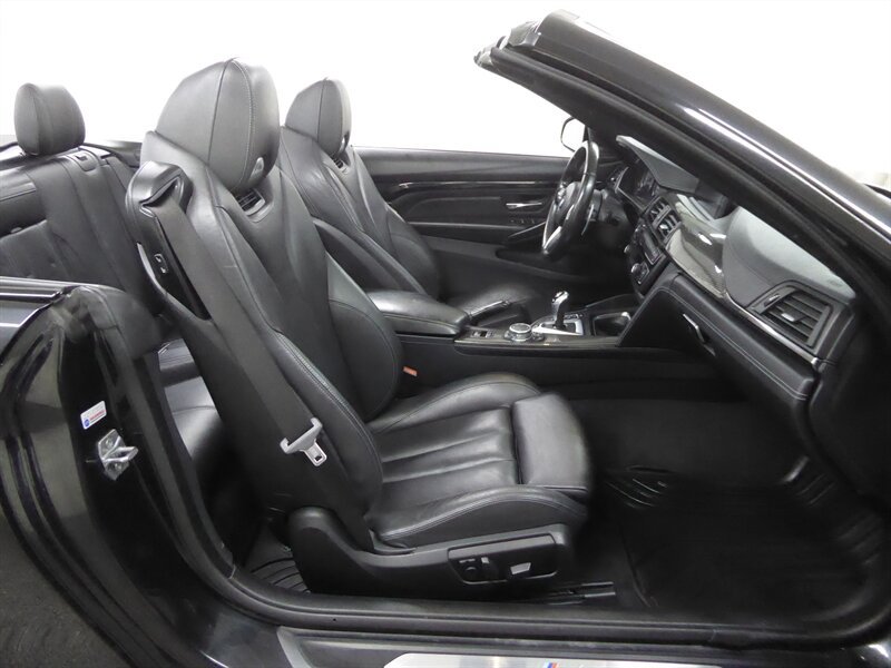 Used 2015 BMW M4 Convertible RWD image 34
