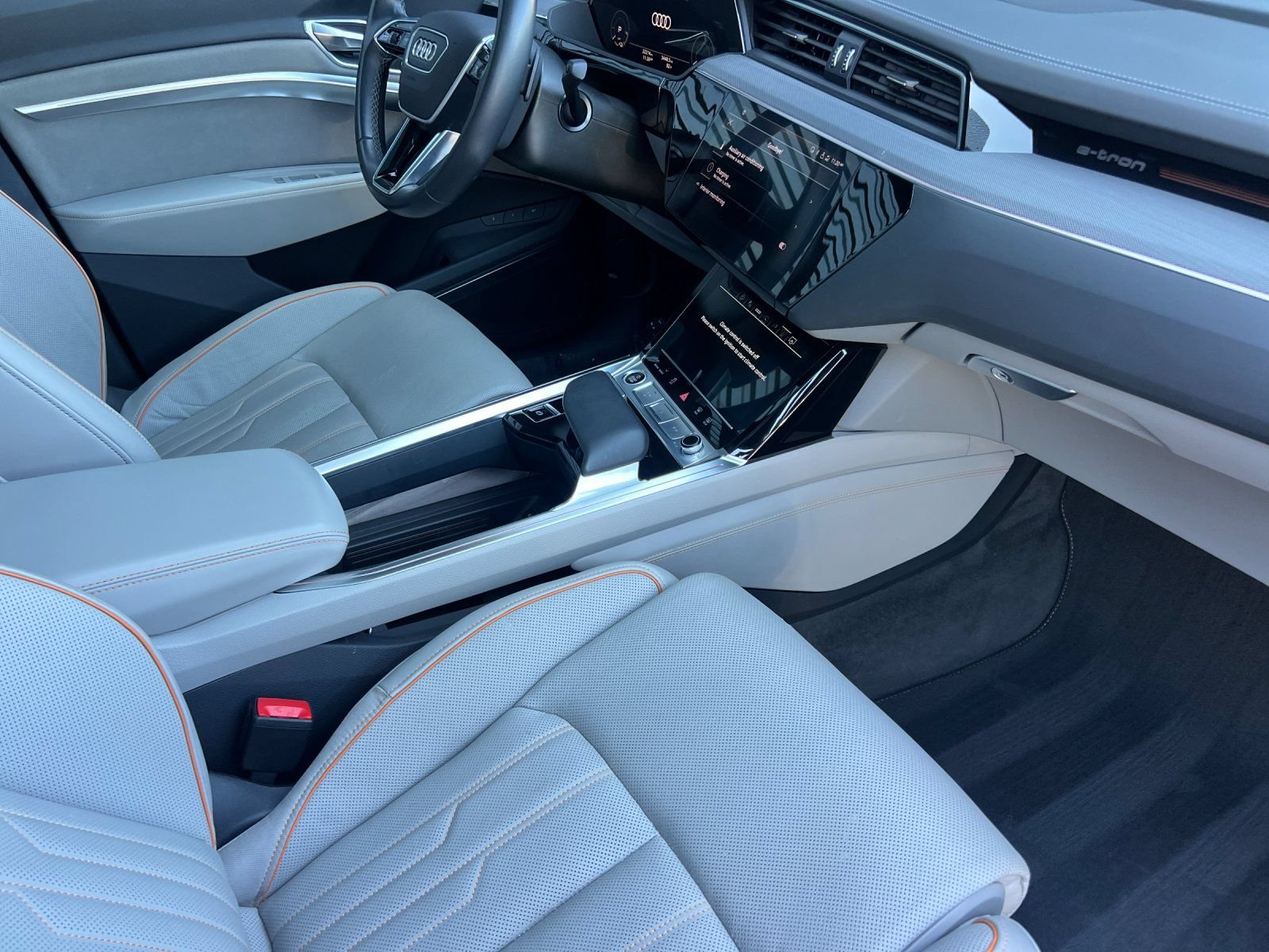 Used 2024 Audi Q8 e-tron Prestige AWD/4WD image 16