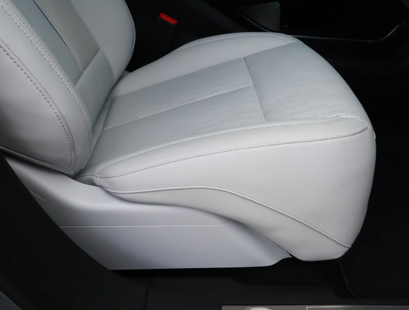 Certified 2024 Cadillac Lyriq Sport RWD image 23