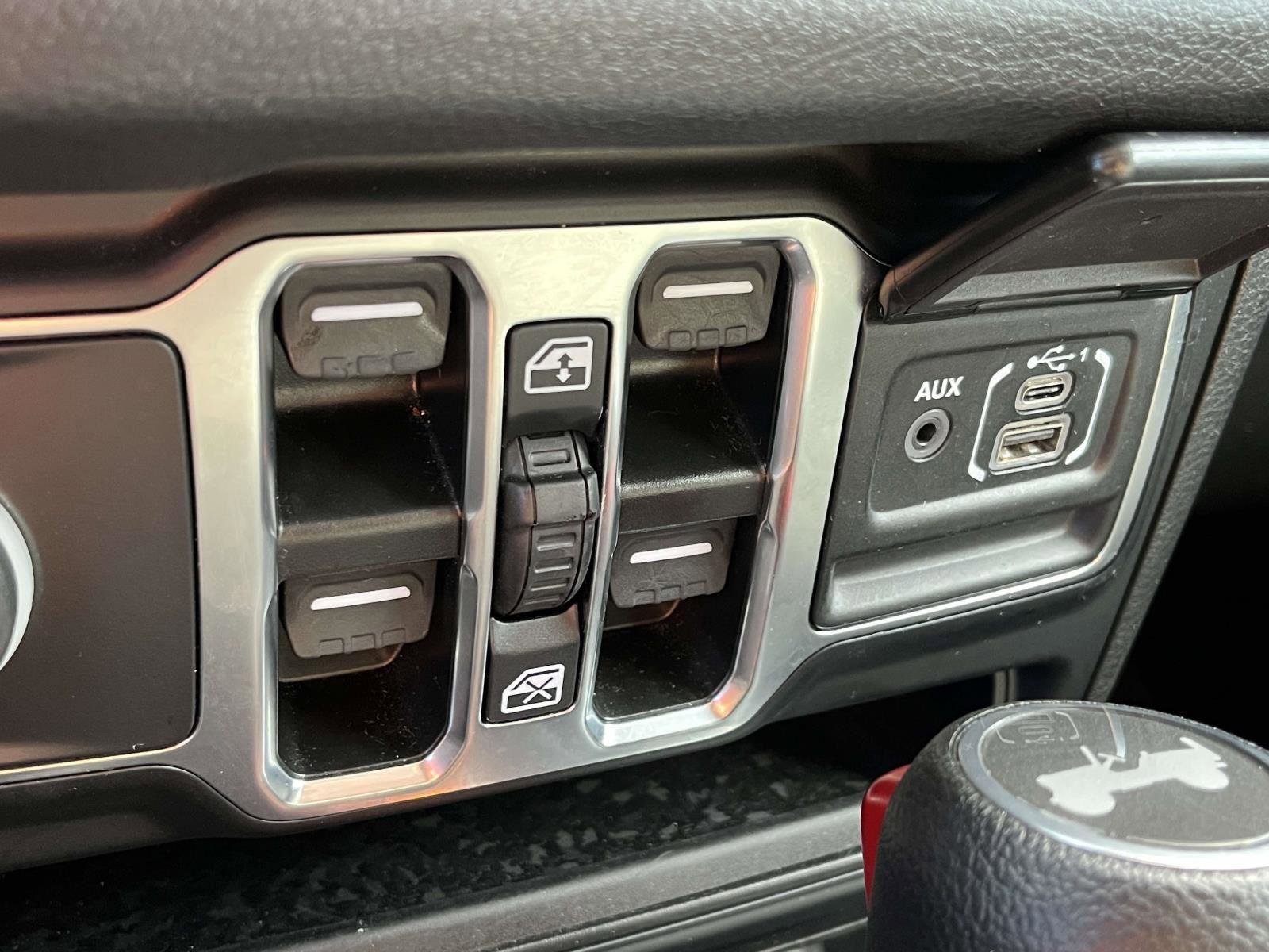 Certified 2024 Jeep Wrangler Sport S image 15