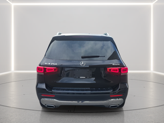 Used 2023 Mercedes-Benz GLB 250 4MATIC image 4