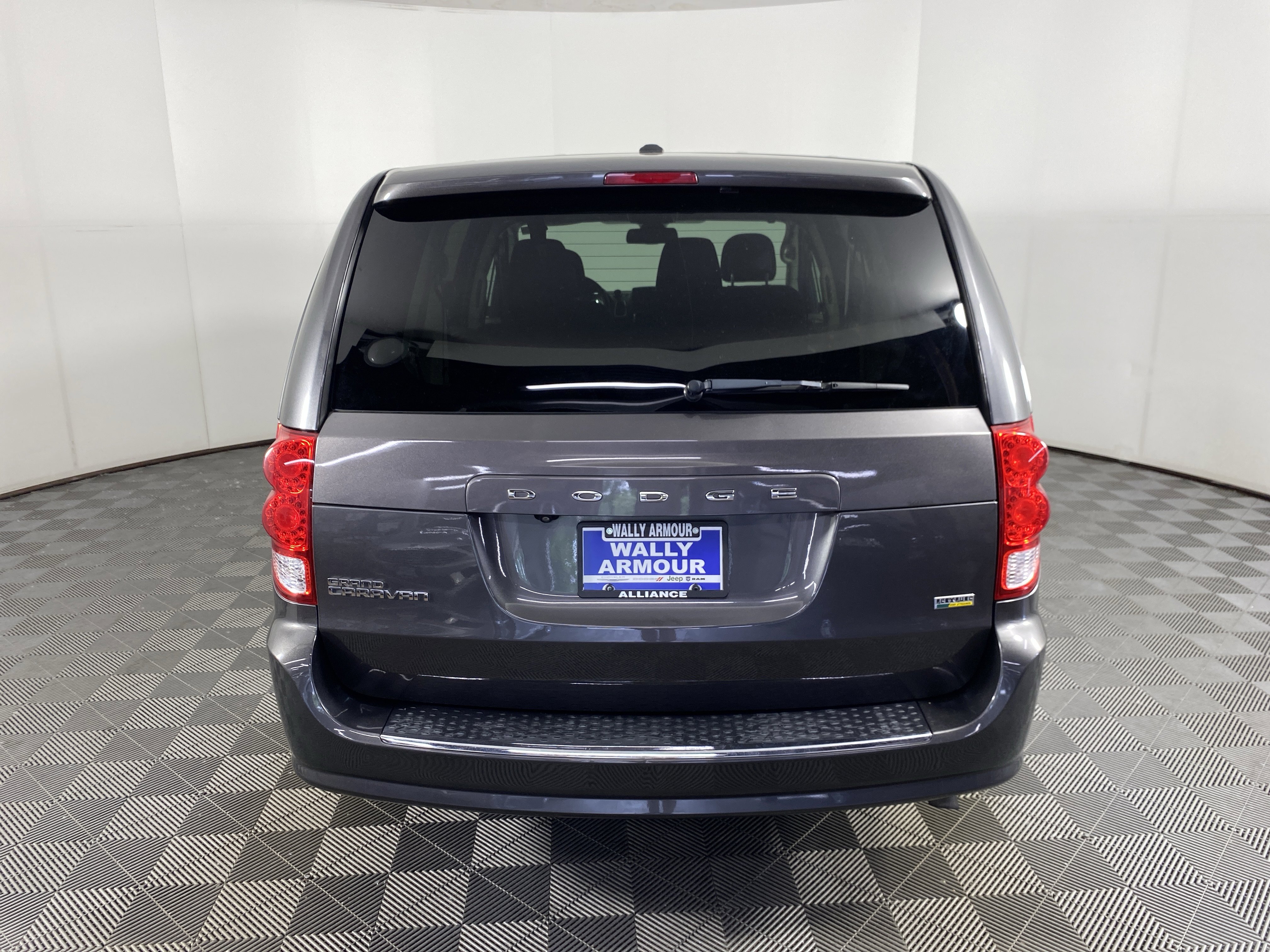 Used 2018 Dodge Grand Caravan SE w/ UConnect Hands-Free Group FWD image 7