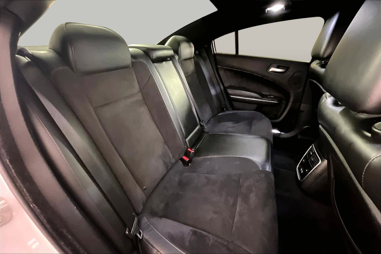 Used 2018 Dodge Charger R/T w/ Plus Group RWD image 20