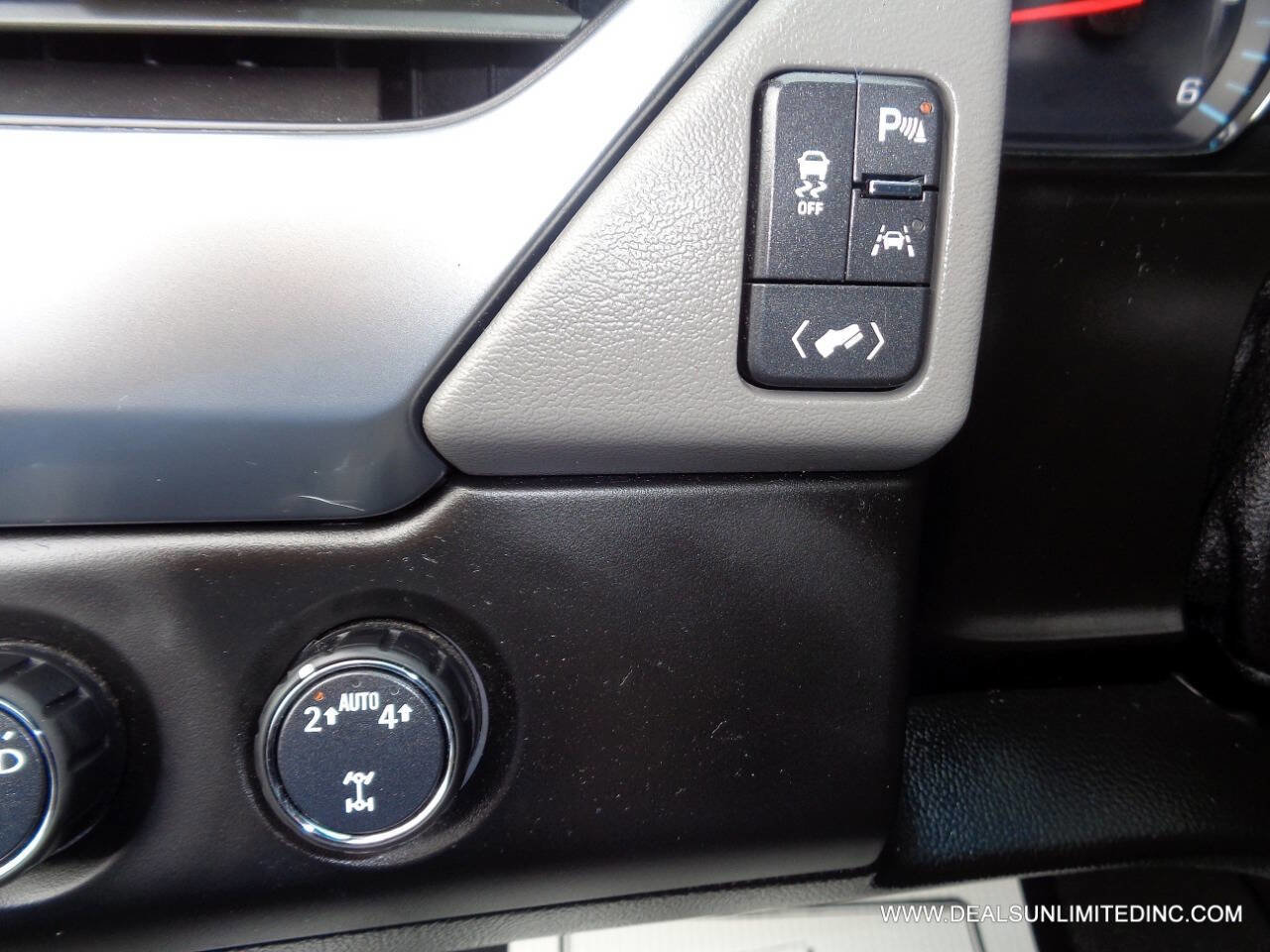 Used 2019 Chevrolet Suburban LT AWD/4WD image 14