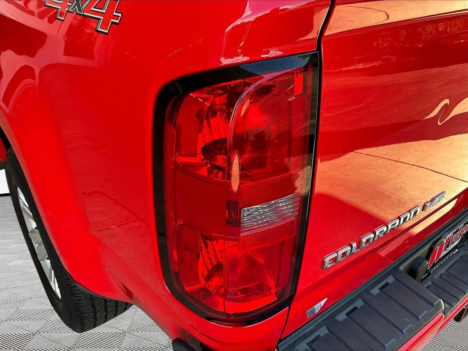 Used 2020 Chevrolet Colorado LT w/ Luxury Package AWD/4WD image 23