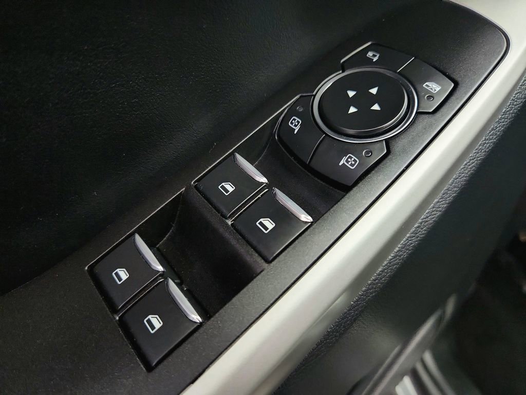 Used 2021 Ford Explorer Limited image 28