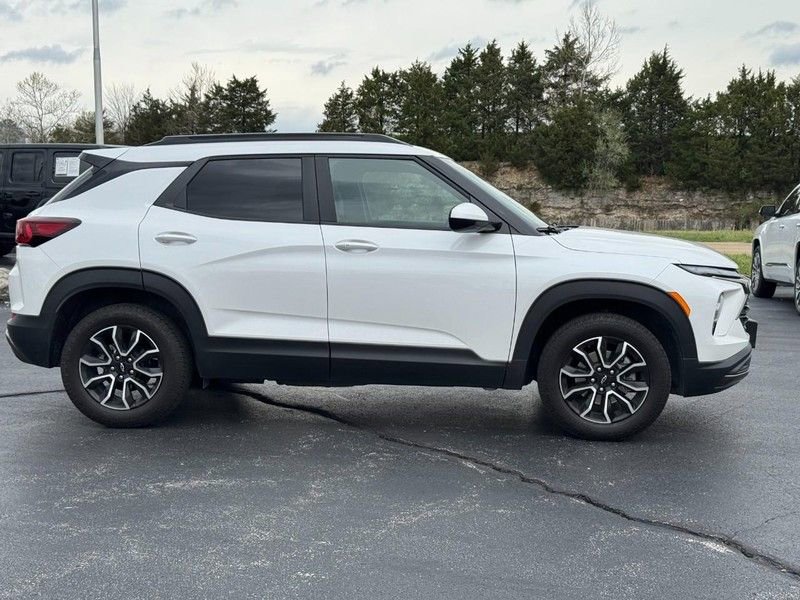 Used 2025 Chevrolet TrailBlazer ACTIV w/ Convenience Package image 2