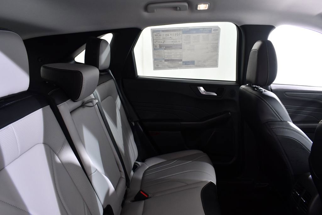 New 2025 Ford Escape SE w/ PHEV Premium Package image 19