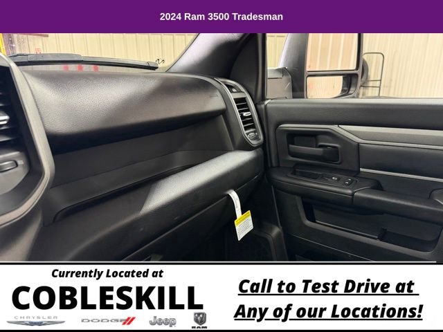 Used 2024 RAM 3500 Tradesman w/ Chrome Appearance Group image 28