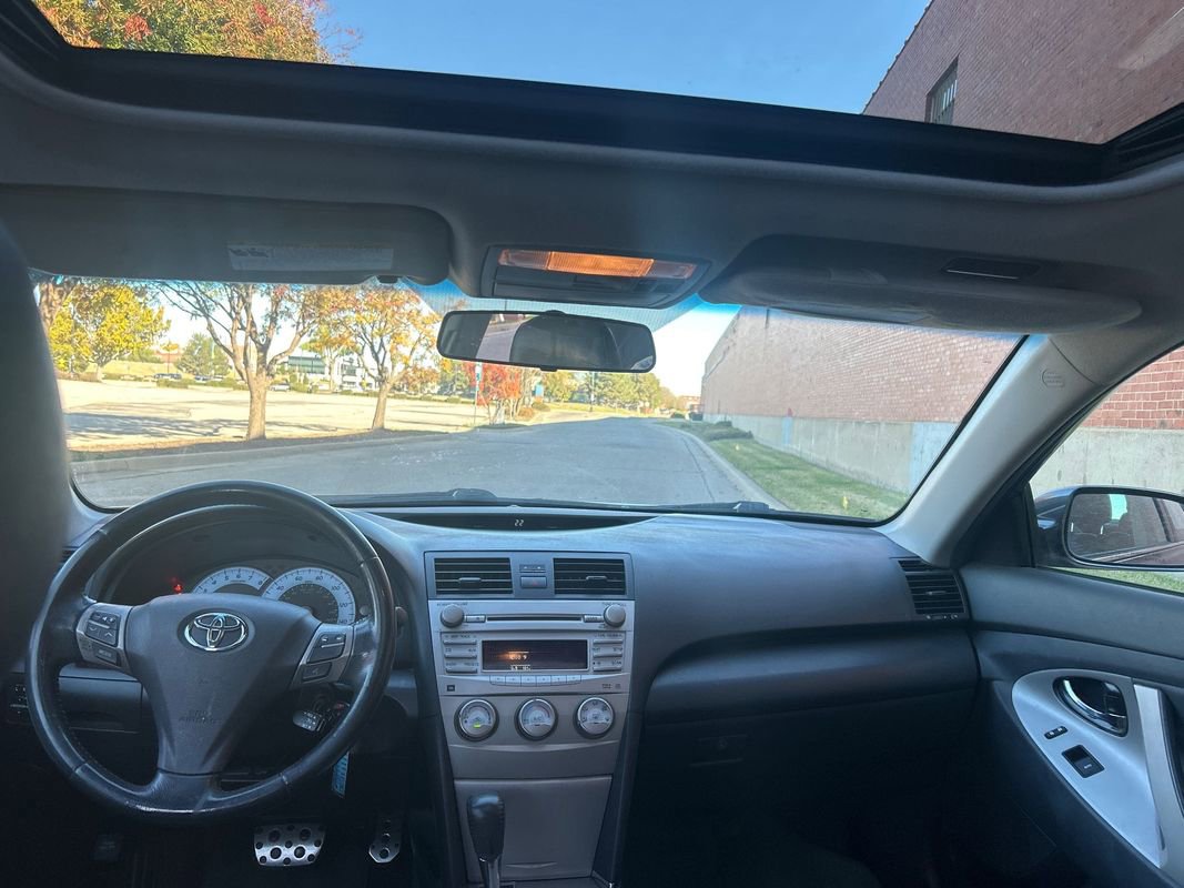 Used 2011 Toyota Camry image 8