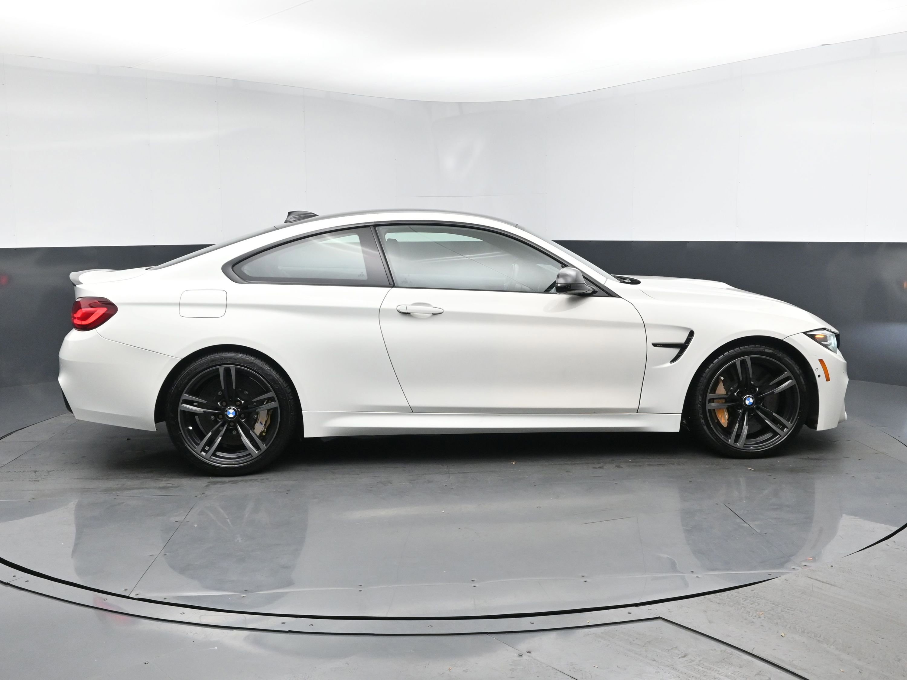 Used 2020 BMW M4 Coupe image 3