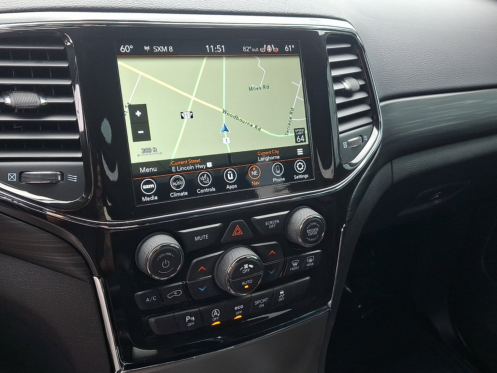 Used 2021 Jeep Grand Cherokee Laredo X AWD/4WD image 19