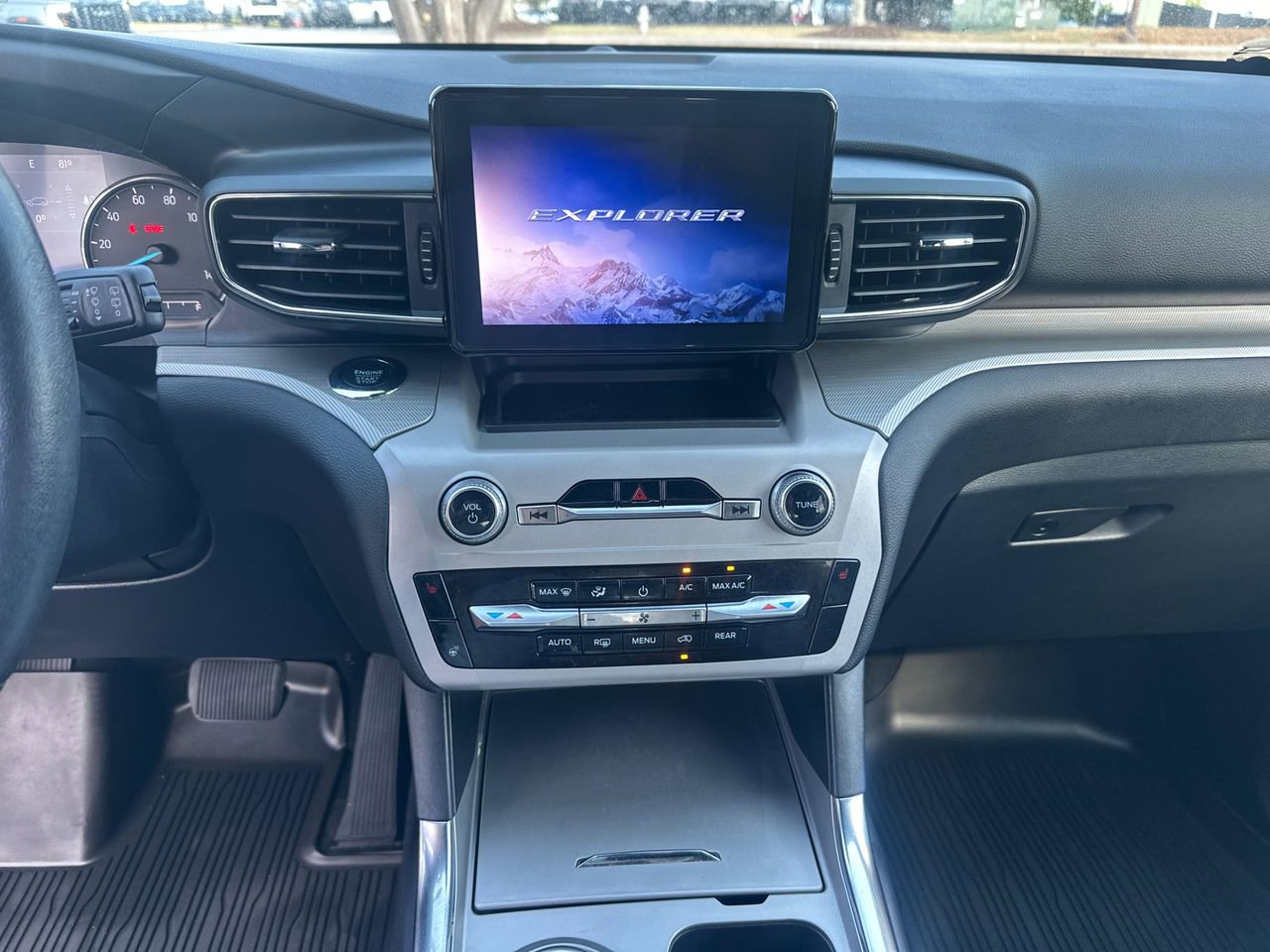 Certified 2023 Ford Explorer XLT w/ Equipment Group 202A AWD/4WD image 30