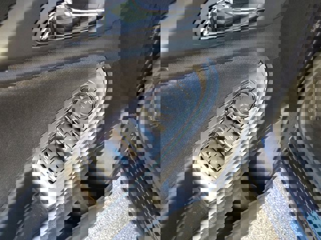 Used 2022 Chevrolet Malibu LS image 22