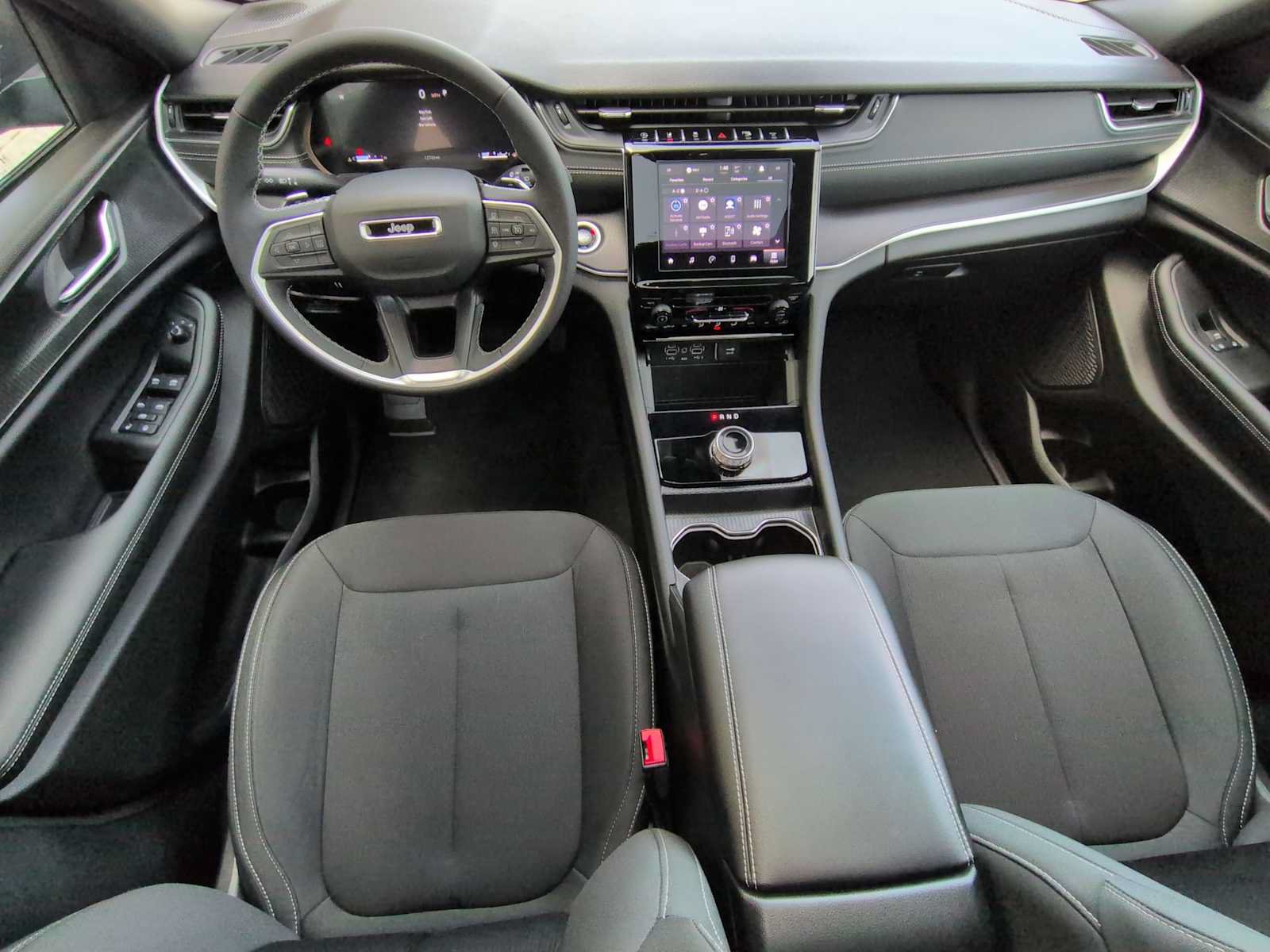 Used 2025 Jeep Grand Cherokee Laredo X AWD/4WD image 16
