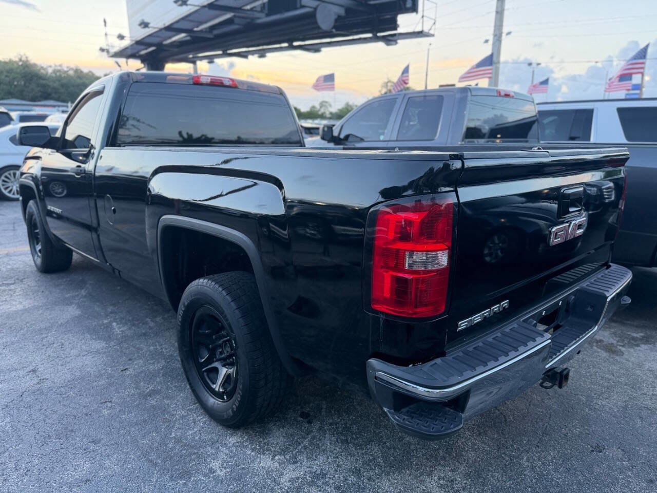 Used 2017 GMC Sierra 1500 2WD Regular Cab image 3