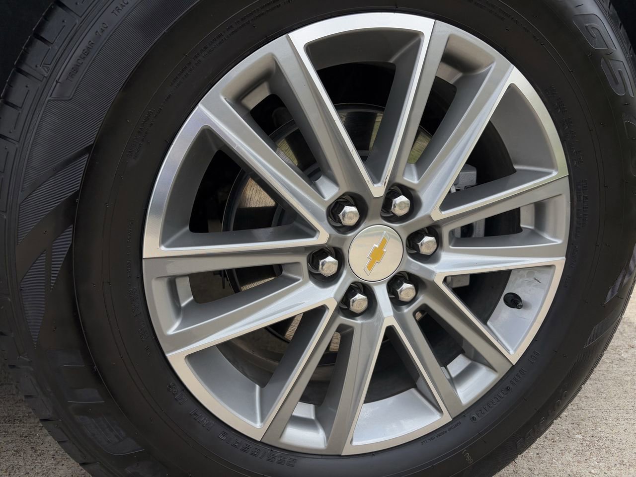 Used 2023 Chevrolet Traverse LT w/ LPO, Floor Liner Package AWD/4WD image 11